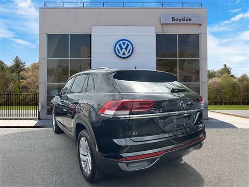 Certified 2022 Volkswagen Atlas Cross Sport SE image 6