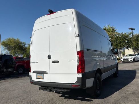 Used 2025 Mercedes-Benz Sprinter 2500 image 7
