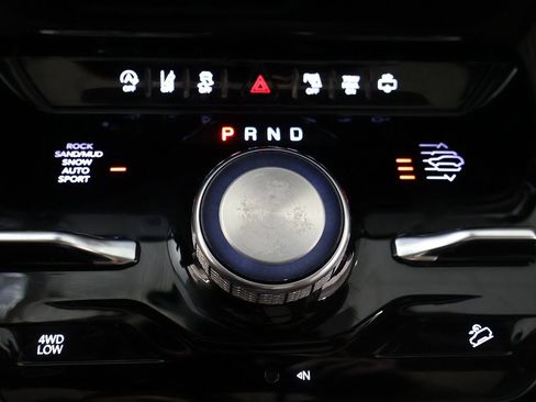 Used 2022 Jeep Wagoneer Series III w/ Premium Group I image 64