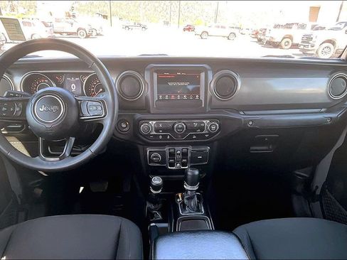Used 2023 Jeep Gladiator Sport AWD/4WD image 16