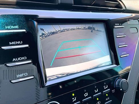 Used 2018 Toyota Camry LE FWD image 24