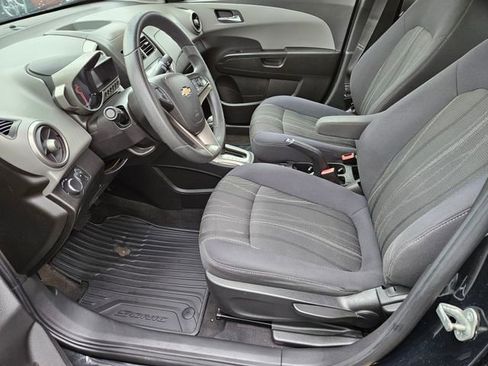 Used 2014 Chevrolet Sonic LT image 10