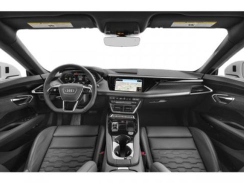 Used 2023 Audi e-tron GT Prestige image 8