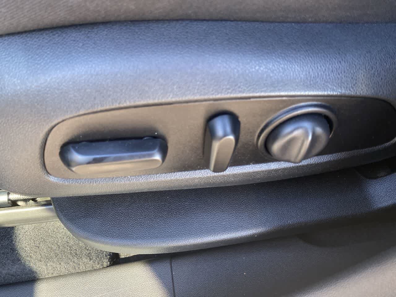 Used 2021 Chevrolet Equinox LT AWD/4WD image 12
