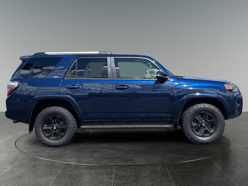 Used 2024 Toyota 4Runner SR5 Premium w/ Moonroof Package AWD/4WD image 10