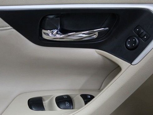 Used 2018 Nissan Altima 2.5 SL FWD image 17