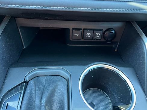 Used 2021 Toyota Highlander XLE image 35