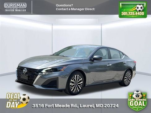 Used 2025 Nissan Altima 2.5 SV FWD image 2