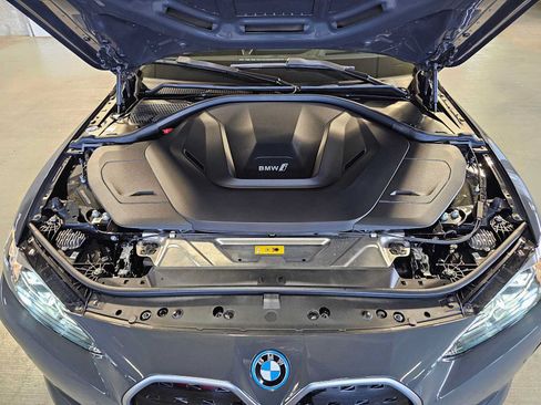 Used 2023 BMW i4 eDrive35 RWD image 9