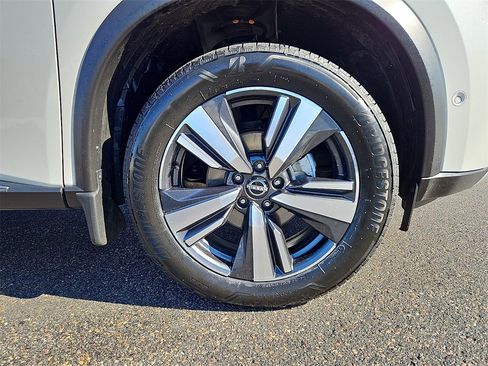 Used 2023 Nissan Rogue Platinum w/ Platinum Premium Package image 10