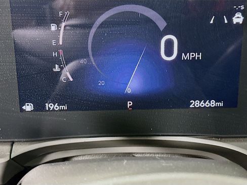 Used 2025 Buick Envista Sport Touring image 19