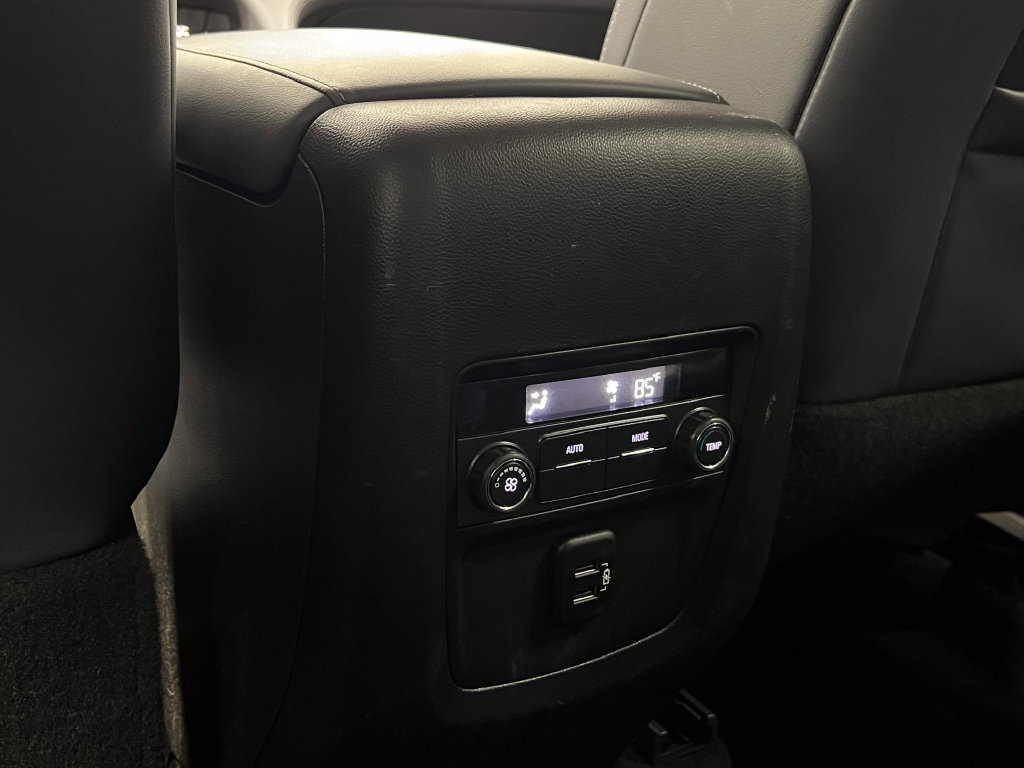 Used 2018 Buick Enclave Essence AWD/4WD image 28