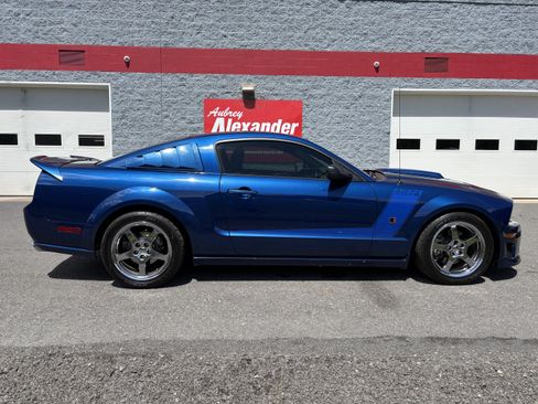Used 2008 Ford Mustang GT RWD image 2