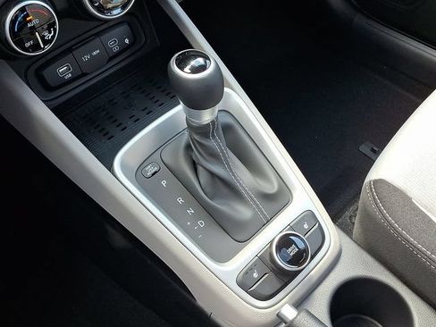 New 2026 Hyundai Venue SEL FWD image 8