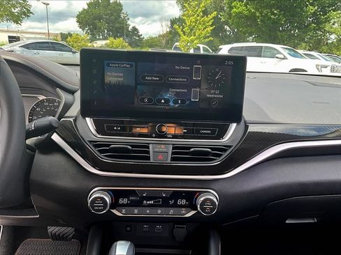 Used 2025 Nissan Altima 2.5 SR w/ SR Premium Package FWD image 16