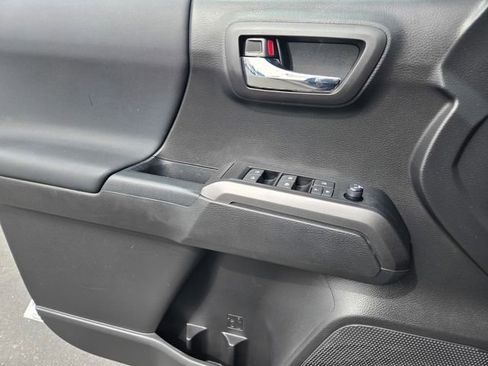 Certified 2023 Toyota Tacoma TRD Off-Road AWD/4WD image 24
