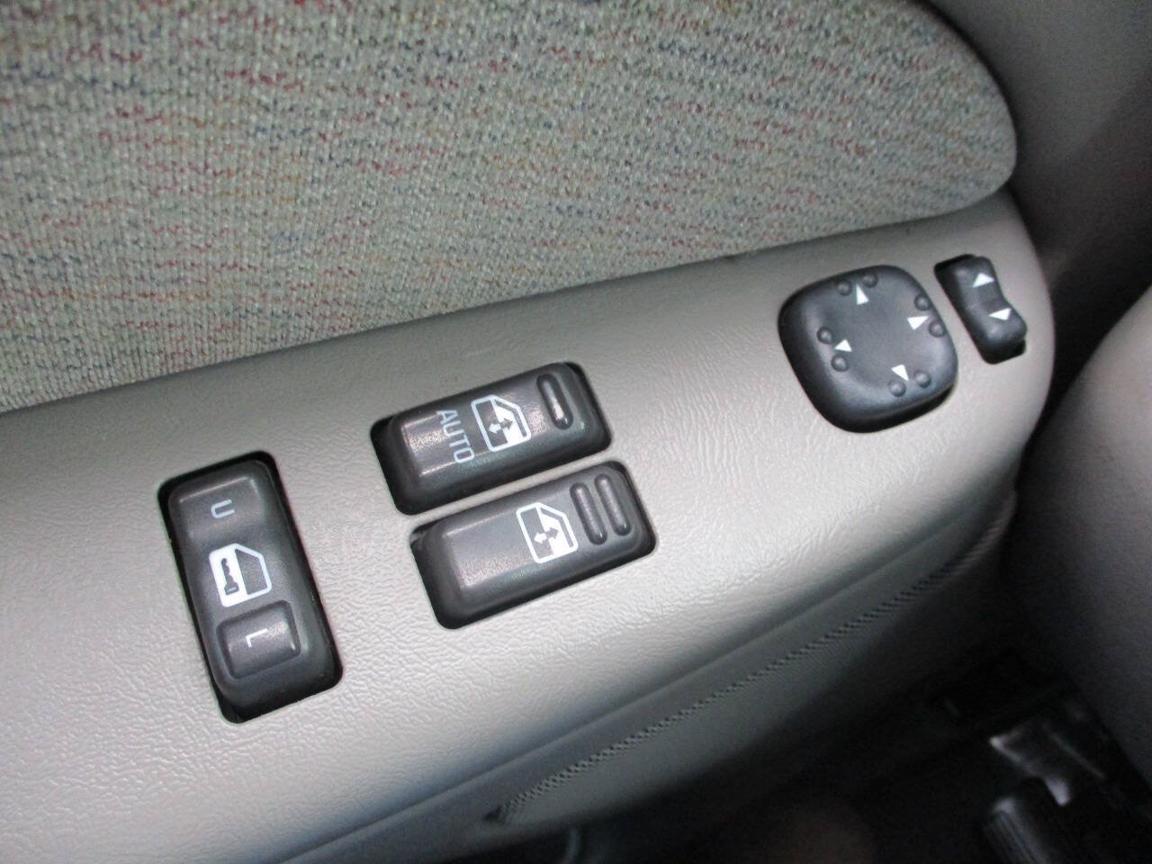 Used 2000 GMC Sierra 1500 4x4 Extended Cab w/ Convenience Plus Group image 39