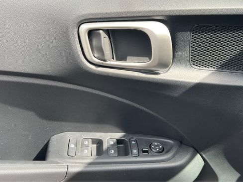 Certified 2026 Hyundai Venue SE image 30