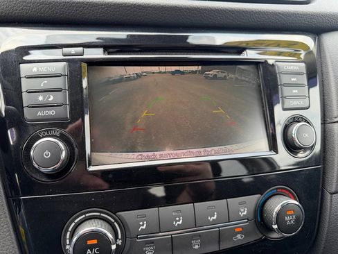 Used 2020 Nissan Rogue S w/ Special Edition Package FWD image 5
