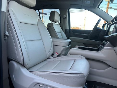 Used 2023 GMC Yukon Denali image 31