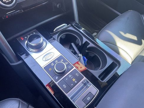 Used 2020 Land Rover Discovery HSE Luxury image 17