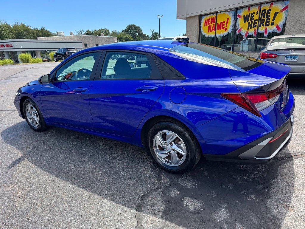 Used 2024 Hyundai Elantra SE FWD image 7