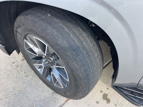 Used 2023 Chevrolet Tahoe LS image 32