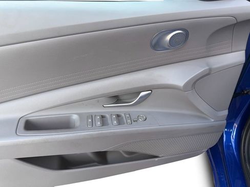 Certified 2024 Hyundai Elantra SE image 15