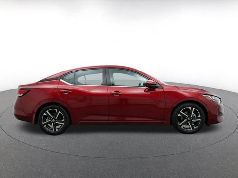 Used 2025 Nissan Sentra SV FWD image 9