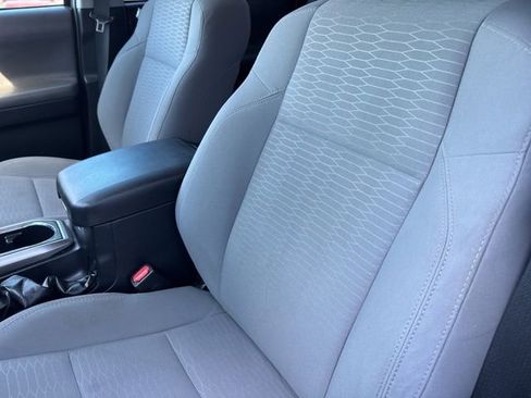 Used 2019 Toyota Tacoma SR5 RWD image 10