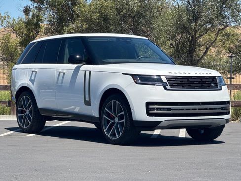 Used 2025 Land Rover Range Rover SE AWD/4WD image 8