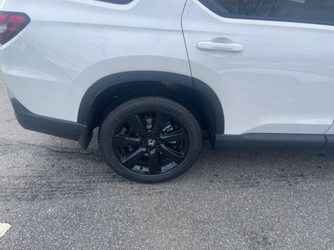 New 2025 Honda Pilot Black Edition image 23