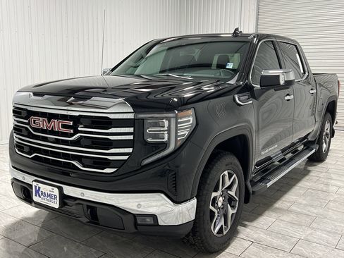 New 2026 GMC Sierra 1500 SLT image 1