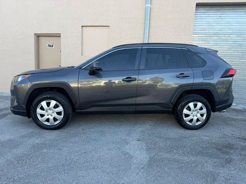 Used 2021 Toyota RAV4 LE FWD image 11