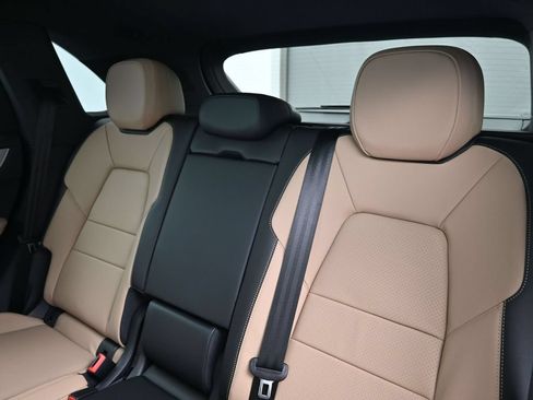 Certified 2026 Porsche Cayenne AWD/4WD image 6