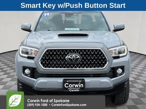 Used 2019 Toyota Tacoma TRD Sport w/ Technology Package image 7