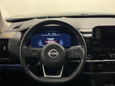 Used 2024 Nissan Pathfinder Platinum w/ Cargo Package image 15