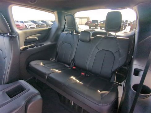 New 2026 Chrysler Pacifica Select w/ S Appearance Package image 16