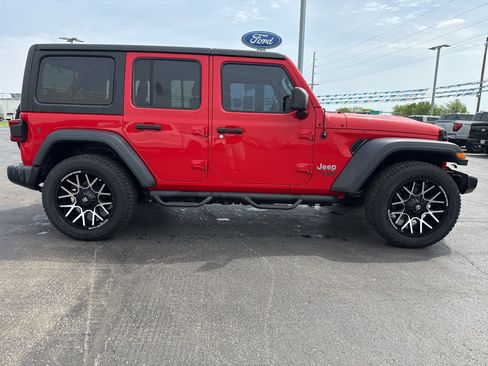 Used 2019 Jeep Wrangler Unlimited Sport S AWD/4WD image 4