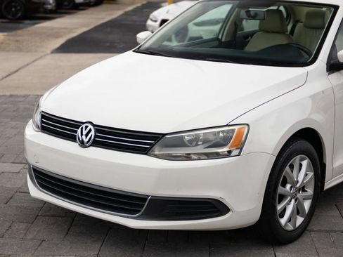 Used 2013 Volkswagen Jetta SE FWD image 6