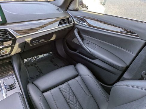 Used 2021 BMW 530i w/ M Sport Package image 16
