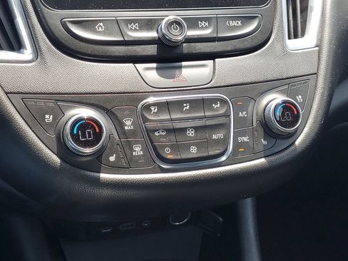 Used 2019 Chevrolet Malibu Premier w/ Sun and Wheel Package FWD image 27