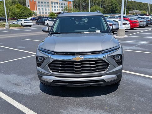 Used 2024 Chevrolet TrailBlazer LT AWD/4WD image 8