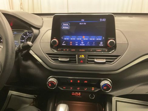 Used 2021 Nissan Altima 2.5 SV image 25