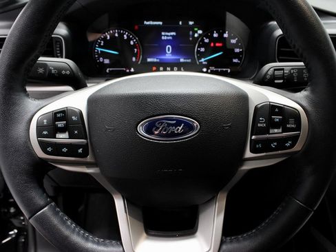 Certified 2023 Ford Explorer XLT w/ Equipment Group 202A AWD/4WD image 33