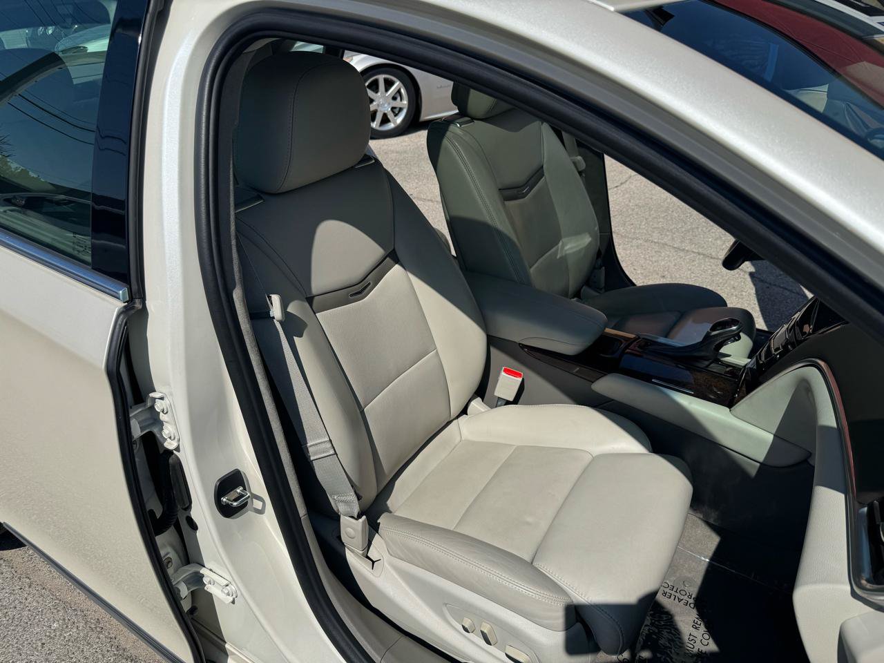 Used 2013 Cadillac XTS Platinum FWD image 18
