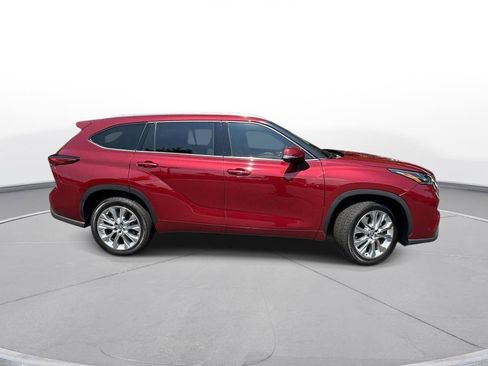 Used 2021 Toyota Highlander Limited FWD image 5