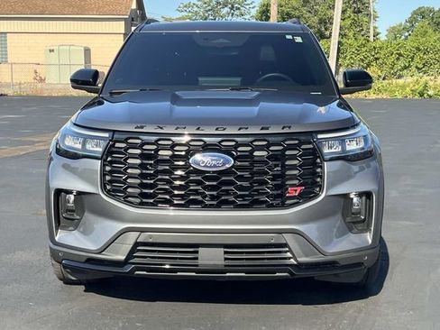 Certified 2025 Ford Explorer ST AWD/4WD image 8