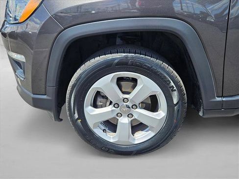 Used 2021 Jeep Compass Latitude w/ Driver Assistance Group AWD/4WD image 22