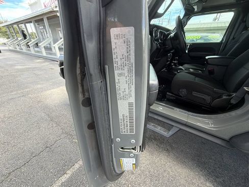 Used 2023 Jeep Wrangler Sport AWD/4WD image 23